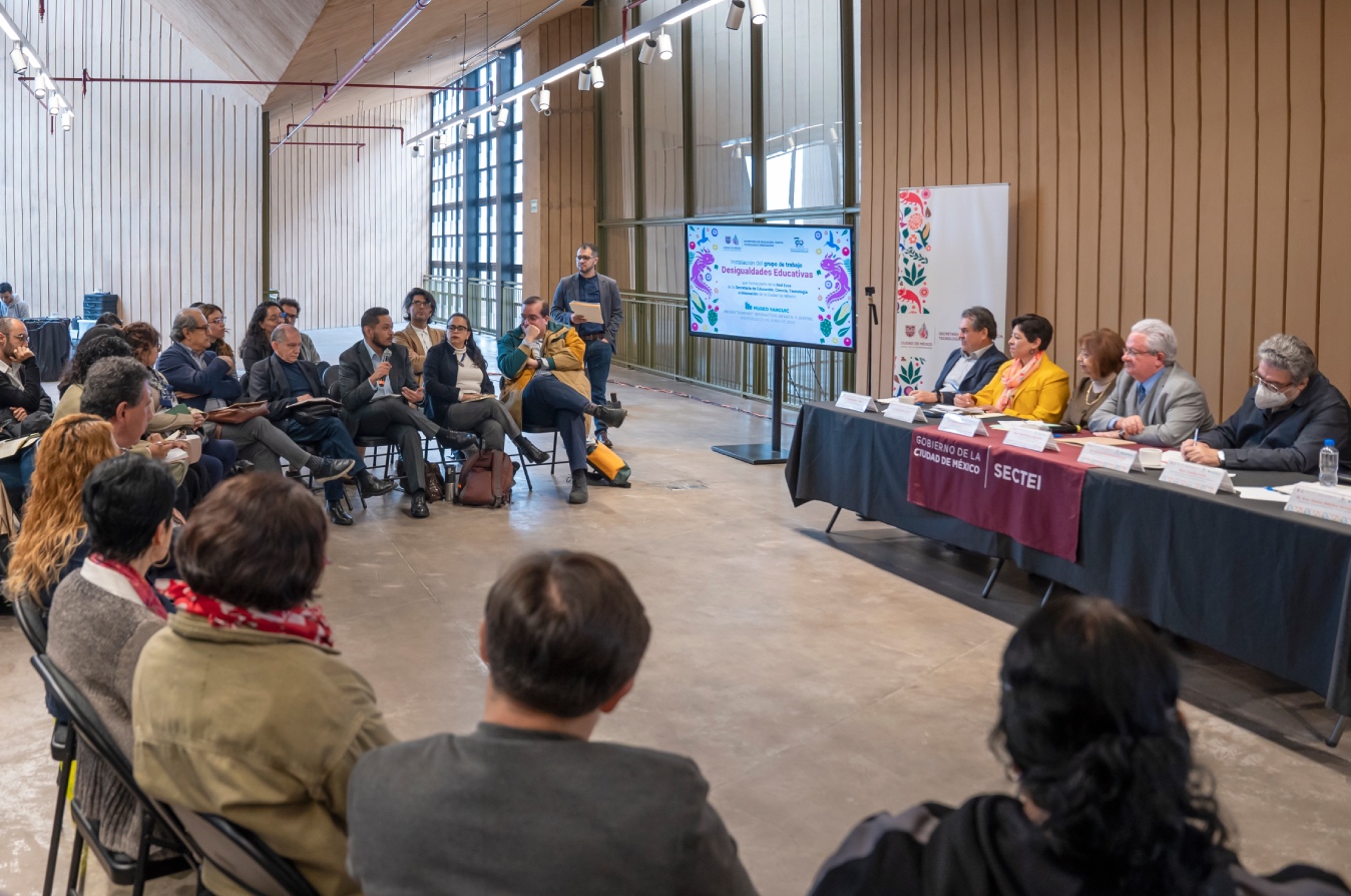 GT Desigualdades educativas (presidium y público) .jpeg