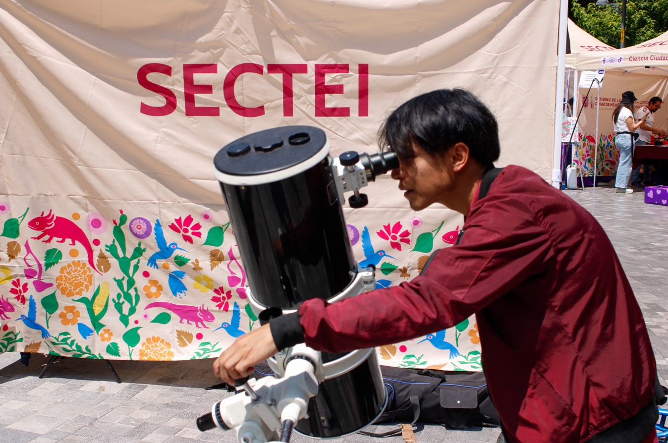 Zócalo de las Ciencias (julio) 4.jpg